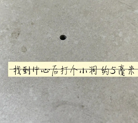 威远瓷砖空鼓维修公司专业解答在瓷砖铺贴过程中，如果砂料搅拌不均匀，将会带来以下问题
